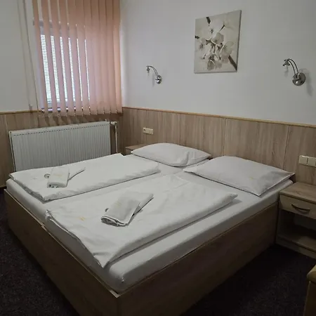 Hrad Vildstejn 3* Скальна